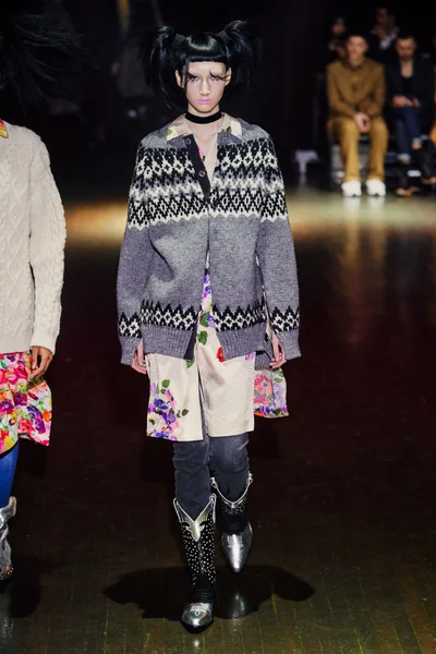 Look 30